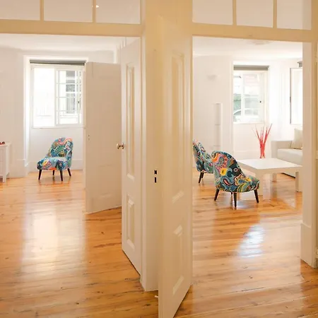 Com Varanda No Centro De Lisboa, Ttl269 Apartamento *